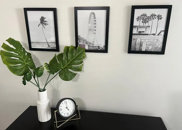 Apartment On The Beach- Walk To Restaurants, Shops And Activities. Gulf Shores