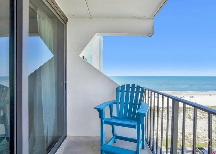 On The Beach- Walk To Restaurants, Shops And Activities. Gulf Shores